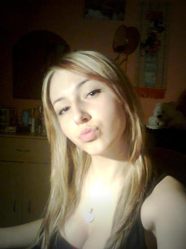 klaudynka10123's profile picture. Jeszcze całkiem nie dawno nim się wszystko pozmieniało
zupełnie inaczej moje życie wyglądało,
lecz co się stało to już się nigdy się nie odstanie !