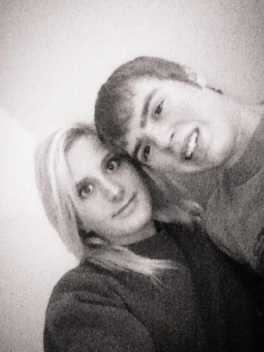im 21 going to actc and i love my fiance brett davis!