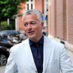 Abraham Maarten (Bram) Moszkowicz (Maastricht, 26-6-1960) Nederlands advocaat. Zoon van advocaat Max Moszkowicz sr. Van vaderskant van Joodse afkomst. Fictief
