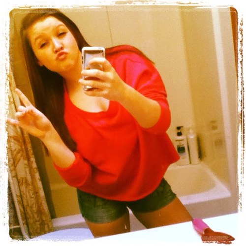 kayleeroo877's profile picture. 