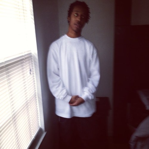 Livin my life not worried bout nobody else but free all my real niggaz and Rip Bango Lil C and Freddie ...follow my bm @winefine_lucy