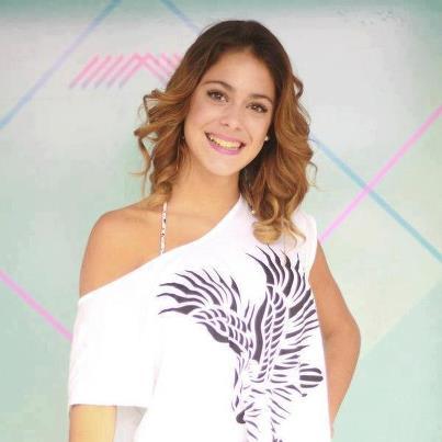 MARTINA STOESSEL...... mas reconocida por la serie de VIOLETTA por DISNEY CHANNEY..... VIOLETTA  5 pm...