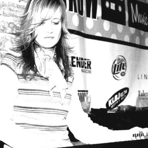 swiftkick's profile picture. design-nerd. hugger. frozen with salt. more vocoder, please.