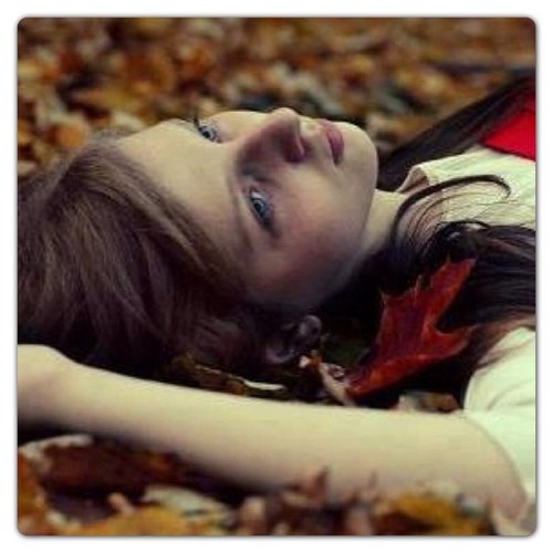 لاا ترتجي واحد من الضحك يعطيـك .. أرجي الذي لاا شاف بك دمعة : مسحها ♥