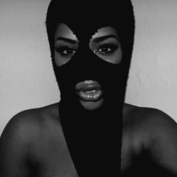 LÈVE TOI et soit l'homme dont j'ai besoin  OU ASSIEDS-TOI  et ha ... là je peux voir le prochain  #Hello #Next  #profemme