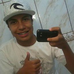 Pra que Bio se você vai me julgar pela aparência, ou pelo que os outros falam ?
