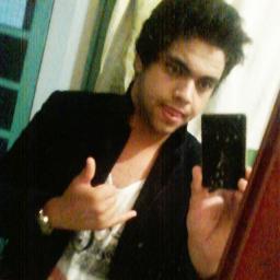 Atropelei os sonhos, venci magoas, convivi com fracos, suportei falsos, e hoje tenho força pra enfrentar qualquer obstaculo.