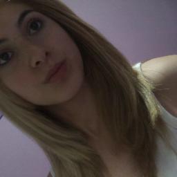 Atleticana desde pequena, 16 anos, signo de peixes. Sem mais =)
