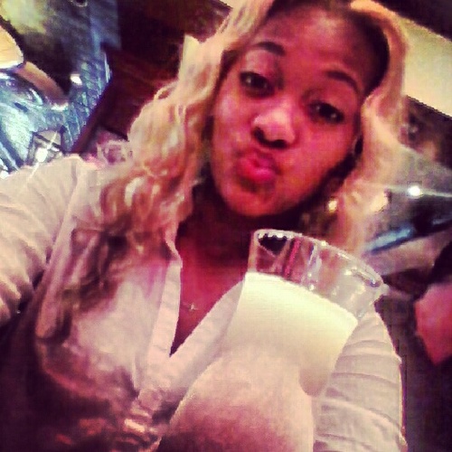 CraveMii_TWEETS's profile picture. living life one day at a time....