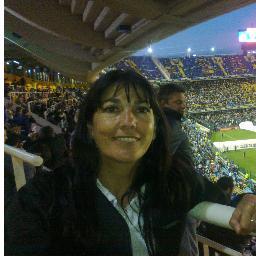 Mujer, madre. hija, amiga. Apasionada. Profesora de formación docente, militante sindical. Feminista anticapitalista y ecologista.