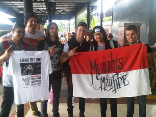 Official Indonesian MMF Fanbase (Region Jogja). Jakarta, 19th Feb 2013 w/ @MemphisMayFire #AtomicFest13 | @DennisPoldi is my personal acc