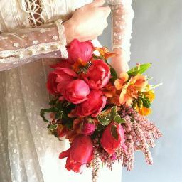 Two women with a commitment to unique and expressive floral design, happy plants and a healthy environment.