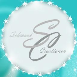 Schmuckcreation designt exclusiven Trachtenschmuck aus verschiedenen Materialien.