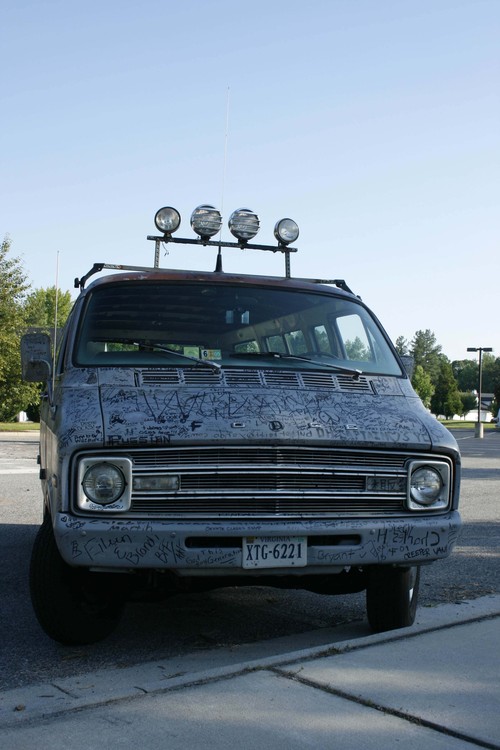 greyvangelism's profile picture. I am a van that is grey and signed