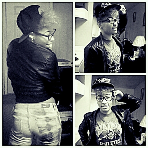 Aye Wha Dat Iss ? @BreSoDopee_11 Here Yeahh Im Dope She Is Too Follow Her All We Do Is Smoke Til We Choke #iTsDahWet U Hear Me U ?