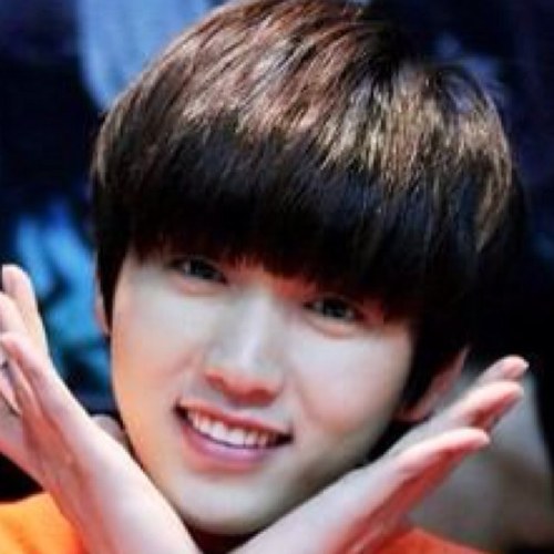 B1A4のサンドゥルが世界で一番好きなCREZY人間ですっ‼ B1A4のほかにも、少女時代、MBLAQ、とK-POP全般大好きです❤ フォローしてくださいっ(o^^o)