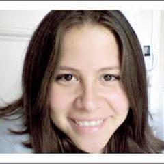 Tengo 26 años. soy secretaria en una empresa importante de Rosario.
Nacida en Capitan Bermudez. Julieta .