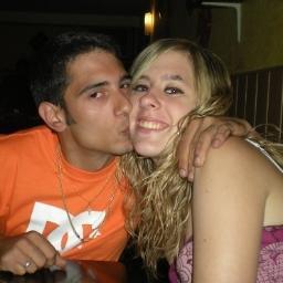 El mejor tipo de amor es aquel que despierta el alma y nos hace inspirar a más, nos enciende el corazón y trae paz a la mente.