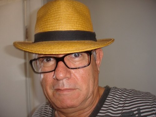 Advogado.
Viva a vida! A vida é bela!
Vem e segue-me!
Donec eris felix, multos numerabis amicos - Enquanto fores feliz, contarás muitos amigos.