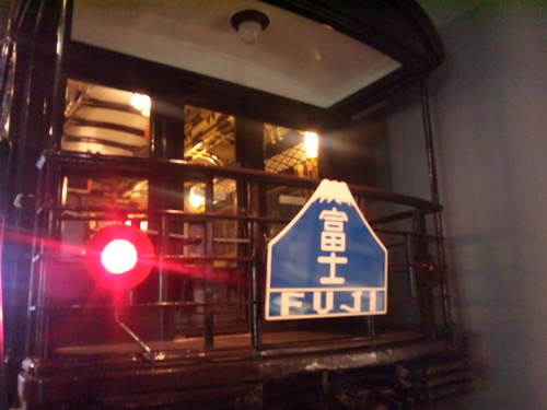 東京の街に出て来ました．あい変わらずわけの解らない事言ってます．稀によく落語と音楽と鞘師里保ちゃんと演劇の事も言ってます．岸田教団&THE明星ロケッツ🦍はいいぞ。
℃ド回文バリガツがむ→しゃ民🎏
なげぶみ→https://t.co/8c92jMQQre