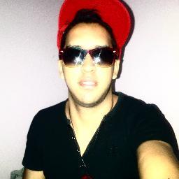 Me gusta ser como SOY full LOCO.... Amo a mi familia por sobre todas las cosas... SINCERO 100% allá tu si no me crees.