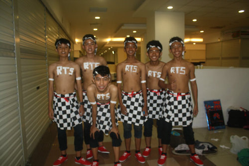 For Booking Contact : ARDISTA 085217697985/25F3B37C •Big fams @RTSfamily make dance always in your mind. Shuffler of indonesia!