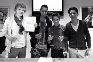 love_fabian_MS's profile picture. Stacey en Emi-WeLove Femke ❤ Joy ❤ mainstreet ❤ fabian! Follow us! Eigen acc @staceyyx_ en @xxemi_