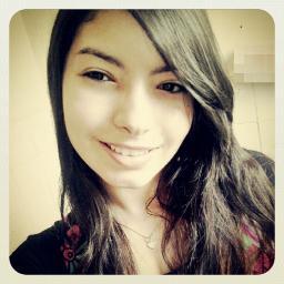 Você tem que viver cada dia como se fosse o único, não o deixe escapar
pode ser o ultimo . O que é bonito me encanta, mais o que é sincero me fascina. *-*