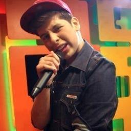 Adoro a Matt es mi idolo lo amoooo 
Mi Sueños es poder ir a su concierto y que me siga