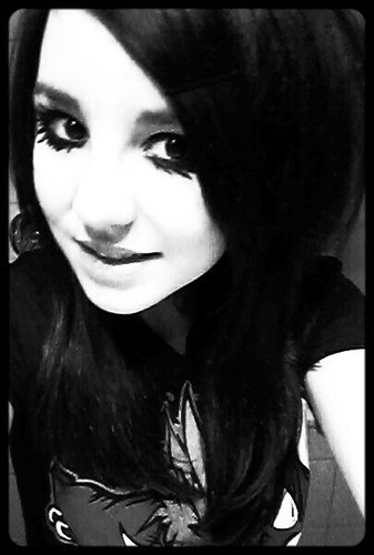 Emo-Goth //bi//metal, post-hardcore,screamo, deathmetal, emocore,..etc// I love Amine & Manga, drawing..//I love to write storys//speek english and german