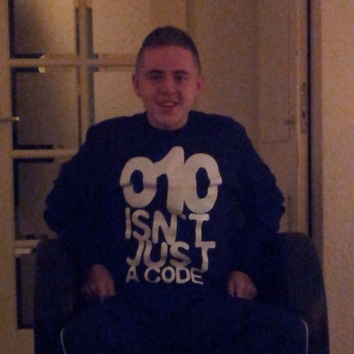 - 15 y/o - soccer player of Slikkerveer B1- centraalverdediger - geminicollege 4havo