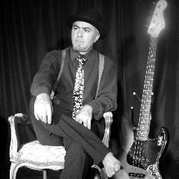 soyelsrM's profile picture. Músico. Bajista de profesión, apasionado por la lectura y cuervo de alma