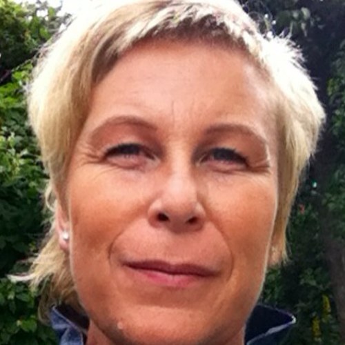 HeyneLotta's profile picture. Specialpedagog och lärare i svenska som andraspråk på högstadiet. Samt sex och samlevnad. Tror på relationernas magi, att få lyckas och likabehandling :)