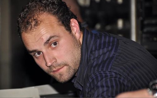 Licenciado em Design de Comunicação e Produção Audiovisual.
Apaixonado pelo mundo dos meios de comunicação