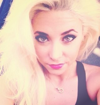 Hii!!! I'm brasilian girl but i love One Direction and CeCe Frey!!!! 


                                         Vida Loka Land