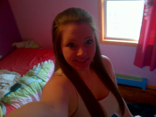 My name is Alyssa My friends call me Lyss, and if you don't know me and want to know hmu;D