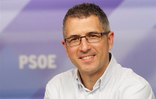 Vivir es luchar por aquello que realmente importa. Secretario Federal de Ordenación del Territorio y Sostenibilidad del PSOE.
