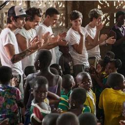 Being directioner, is more than a word, it is a feeling, not feel love or admiration, is DEDICACIÓN.Ser directioner is feeling many things in a second. We mourn