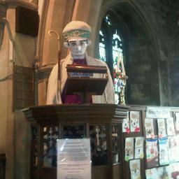 A Canon (can't think how I got to be one) who dislikes Church pomposity, politics, dogmatism and badly done liturgy. Thank God S/He isn't an Anglican!