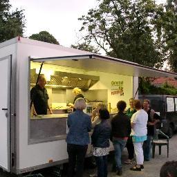 https://t.co/eotIEpVVyR Een feest of activiteit waarbij ook gegeten kan worden? Dan is het leuk en orgineel als wij bij u aan huis friet komen bakken.