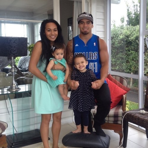 born and raised in rewa south auckland.now living in aus with my mrs and our two beautiful girls. Play league, couldnt ask for a better job!!
