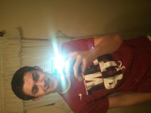 Ayee, Im 17 years young and I love sports. Im really outgoing and love meeting new people. Wanna know more, Hmu :)