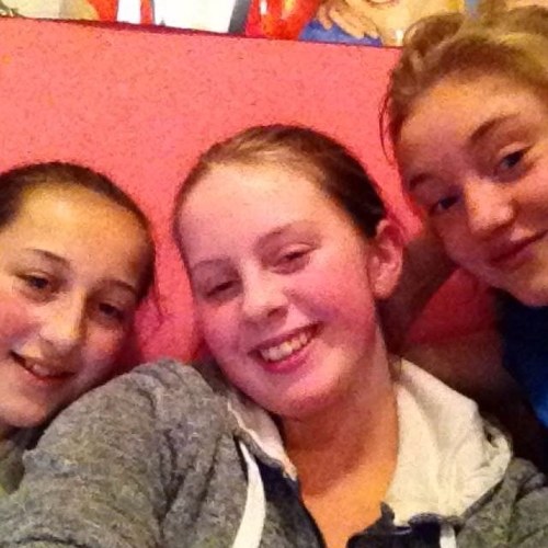 laurenmchugh34's profile picture. Follow me and ill follow u