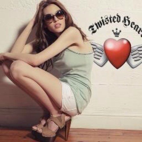 ~ Somehow I cannot hide who I am, though I've tried. When will my reflection show who I am inside? ~ |RP|AU|MC|Lesbian|