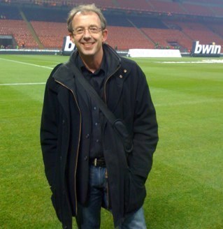 JesperKnudsen4's profile picture. Kommentator siden fodboldshorts gik til midt på låret, Sverige var stormagt i tennis og Tiger Woods US amatørchamp.