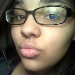 - Jennifer Ganel !!! ; 15 Years Young ; Follow Me Ill Follow Baack ; instagram @ Aye_Yoo_Dimpless ; Facebook @ Jennifer Ga'nel Spears ; Kik @ Poohbeaar005 :)