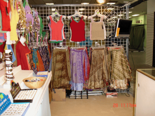 I OWN A SMALL BUSINESS IN INTERNATIONAL DR FLEA MARKET BOOTH F-16 5545 INTENATIONAL DR , ORLANDO, FL http://t.co/ht1g3jwzGg