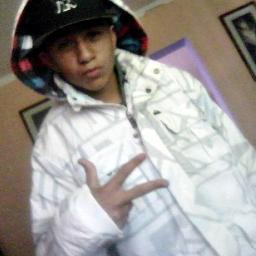 #Amorésódemãe, Olha bem pra nossa cara vê se aqui tem algum zé bonitinho ♫♪ & Se ta em choque liga pro batman irmão ♪