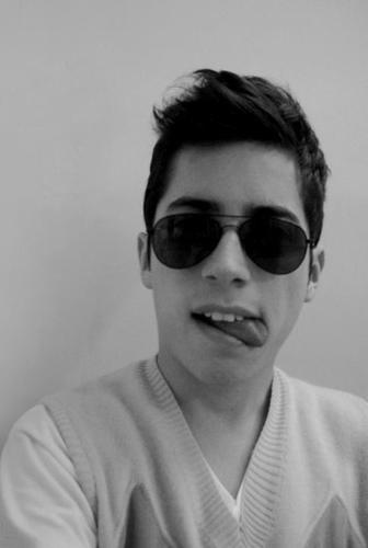 soyeldeladobleG's profile picture. Fotógrafo de versos perdidos en una ilustración. Colombiano de corazón, cubano de nacimiento.