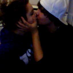 Briw_lovepink's profile picture. 9/15/12 3  
Growing older is no excuse for growing up.